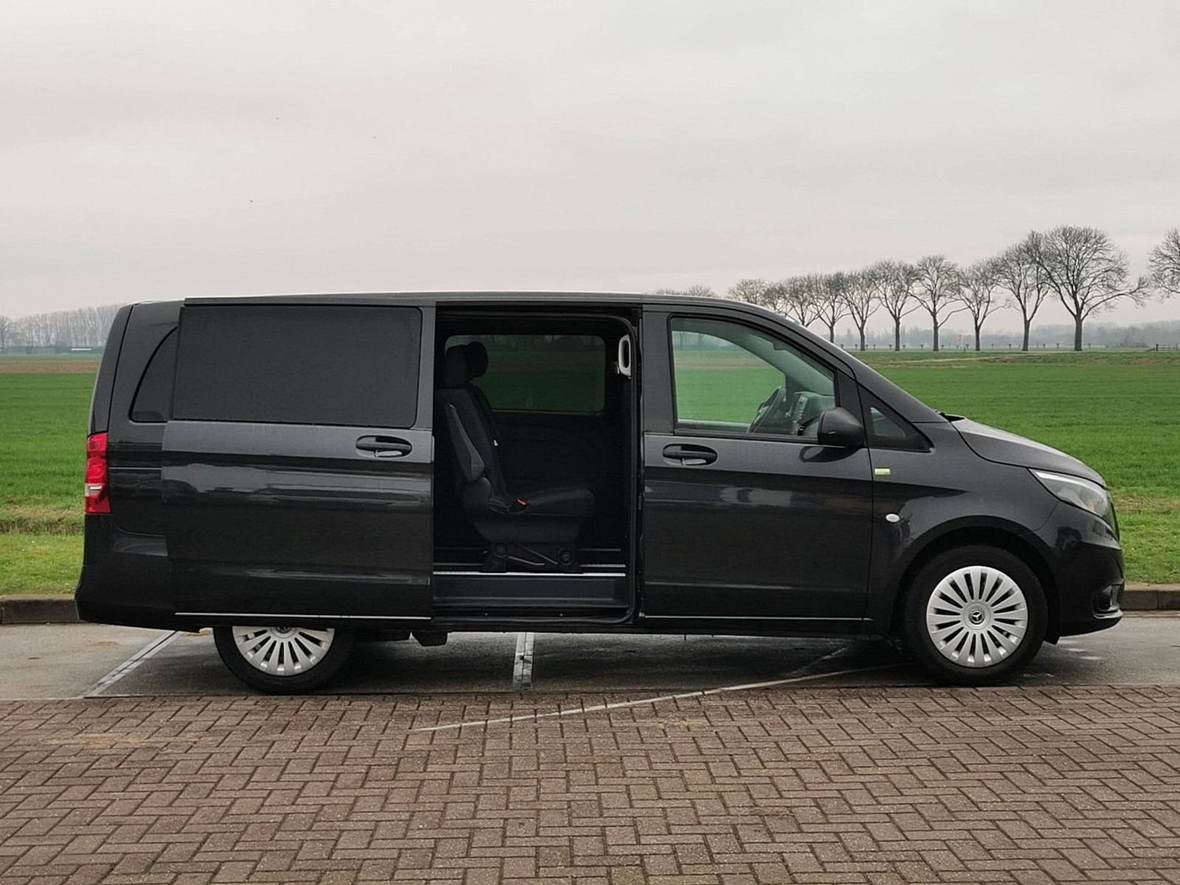 Mercedes-Benz transfer fleet